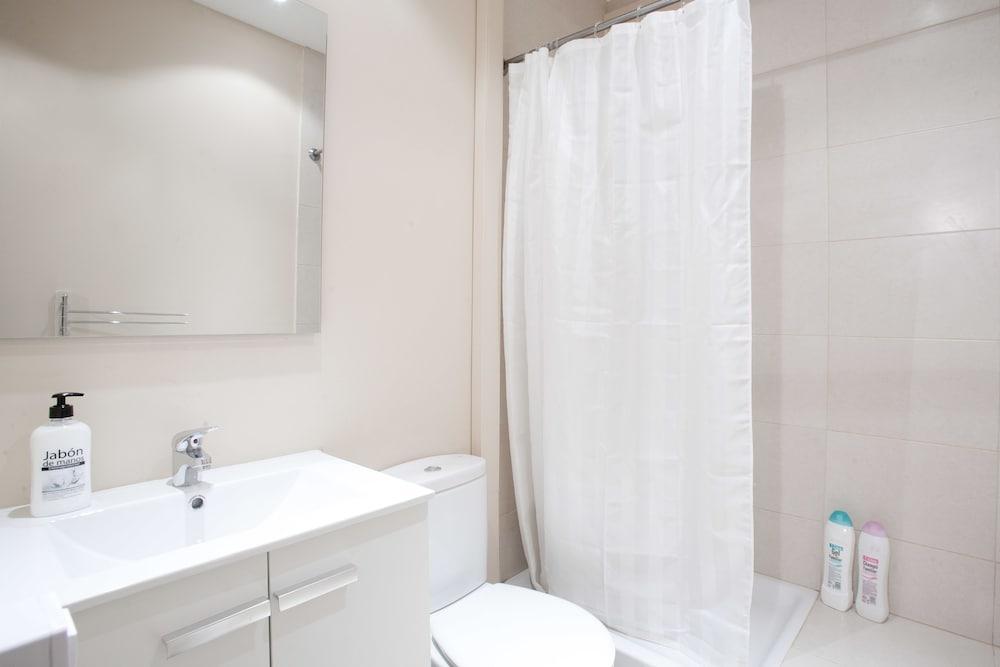 バルセロナ カサノバ ゲスト ハウス Bed & Breakfast エクステリア 写真