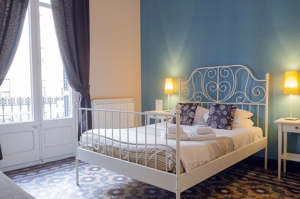 バルセロナ カサノバ ゲスト ハウス Bed & Breakfast エクステリア 写真